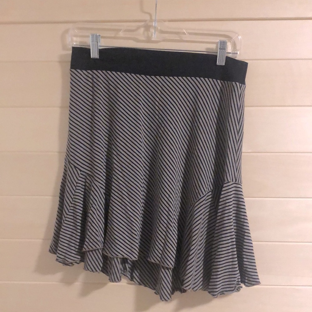 Xylem bamboo/Organic Cotton skirt. Gray and black stripes.